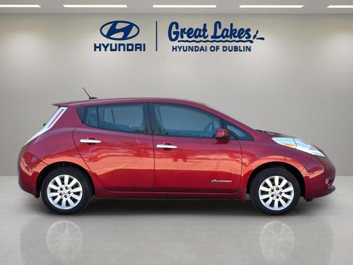 Cayenne Red 2015 Nissan Leaf S