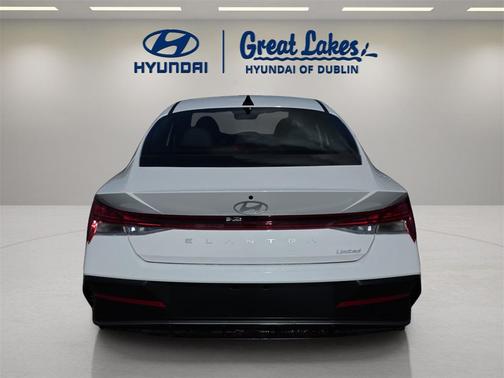 2025 Hyundai ELANTRA Limited