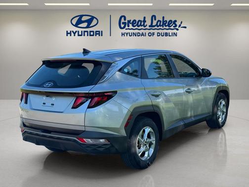 Shimmering Silver 2024 Hyundai TUCSON SE