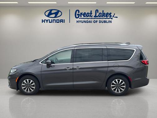 Granite Crystal Metallic Clearcoat 2021 Chrysler Pacifica Touring L