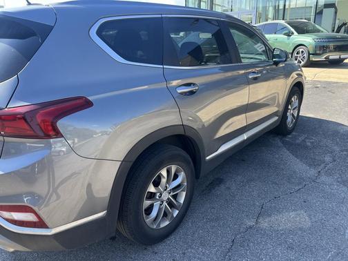 2019 Hyundai SANTA FE SE 2.4