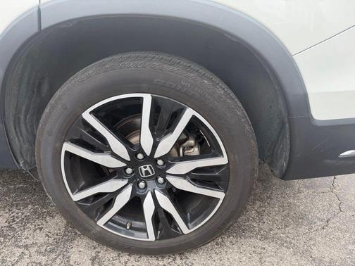 Diamond White Pearl 2019 Honda Pilot Touring 8-Passenger