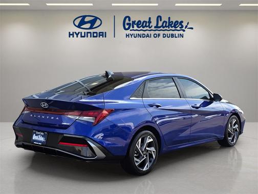 2025 Hyundai ELANTRA Limited