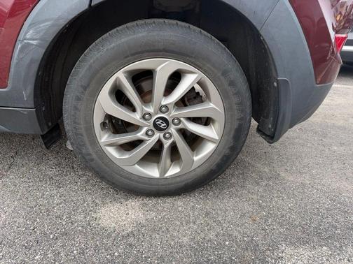 2017 Hyundai TUCSON SE