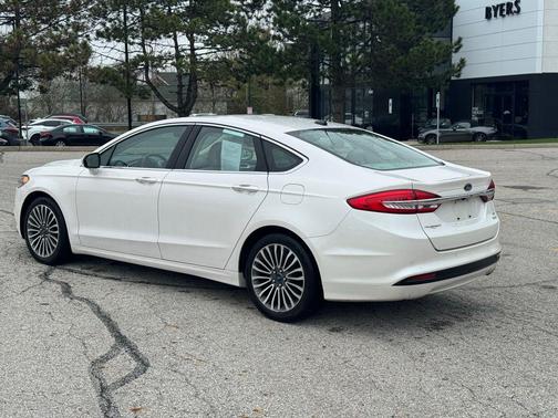 White Platinum 2017 Ford Fusion SE