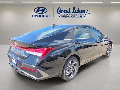 2025 Hyundai ELANTRA Limited