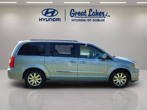 2013 Chrysler Town & Country Touring