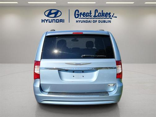 2013 Chrysler Town & Country Touring