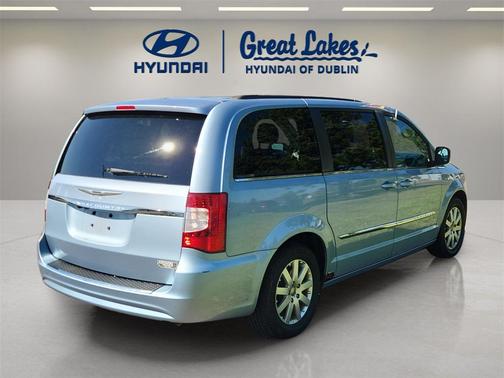 2013 Chrysler Town & Country Touring
