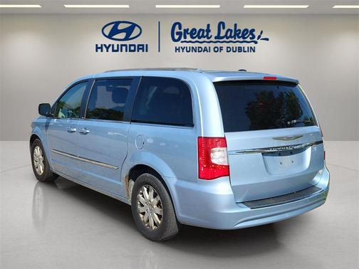 2013 Chrysler Town & Country Touring