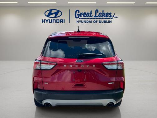 Rapid Red Metallic Tinted Clearcoat 2020 Ford Escape SE