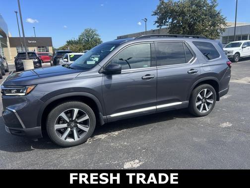 2023 Honda Pilot Touring 8-Passenger