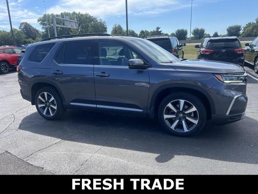 2023 Honda Pilot Touring 8-Passenger