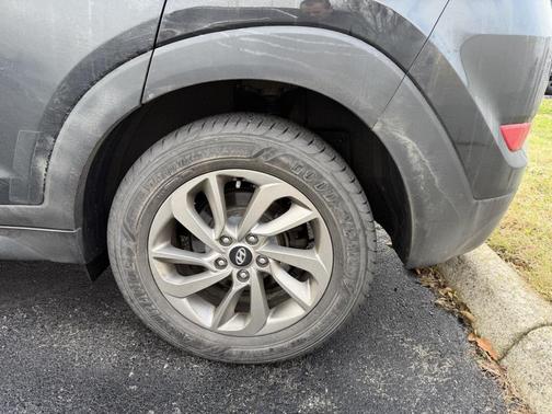 2017 Hyundai TUCSON SE