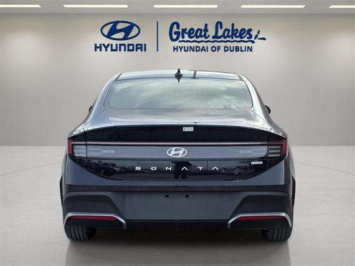 2026 Hyundai SONATA Hybrid Base
