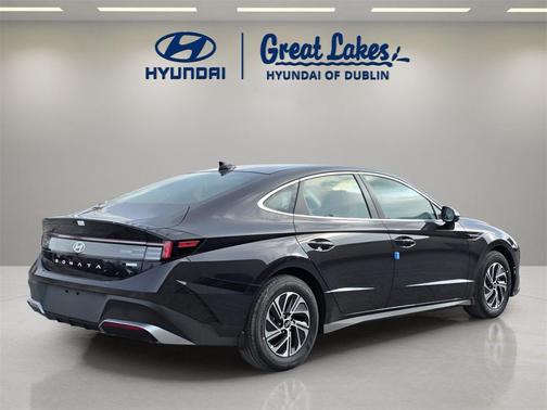 2026 Hyundai SONATA Hybrid Base