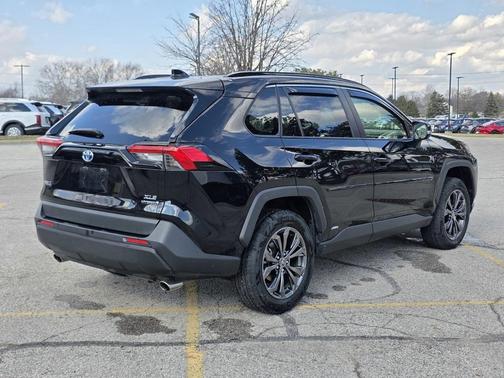 2024 Toyota RAV4 Hybrid XLE Premium