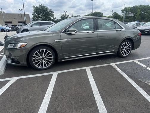 2017 Lincoln Continental Select