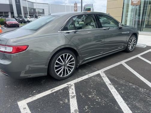 2017 Lincoln Continental Select