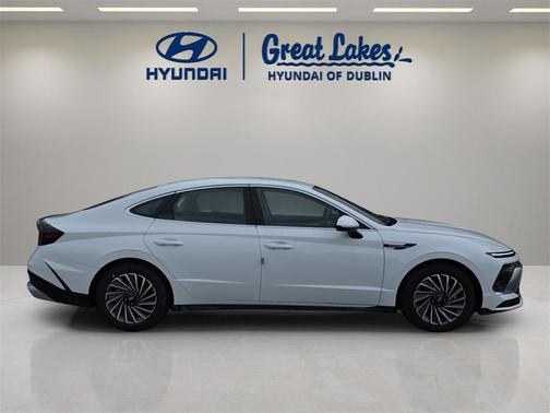 2025 Hyundai SONATA Hybrid SE