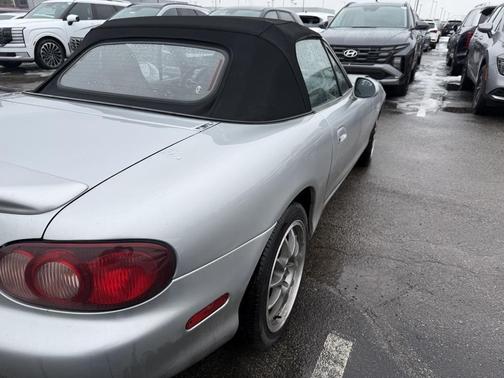 2005 Mazda MX-5 Miata LS
