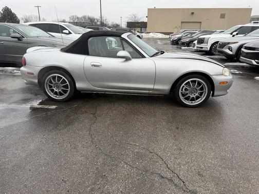2005 Mazda MX-5 Miata LS