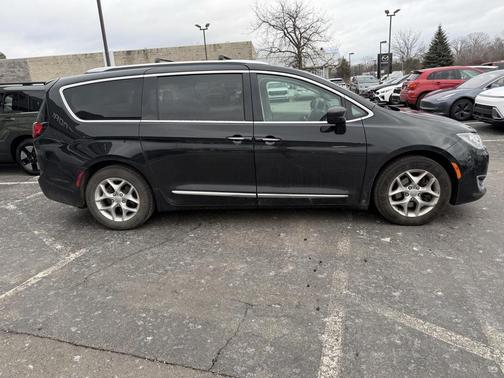 2019 Chrysler Pacifica Touring-L Plus