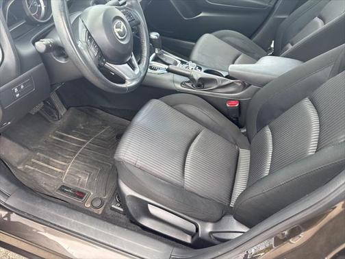 2016 Mazda Mazda3 i Touring
