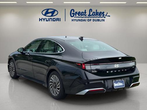 Abyss Black 2025 Hyundai SONATA Hybrid SE