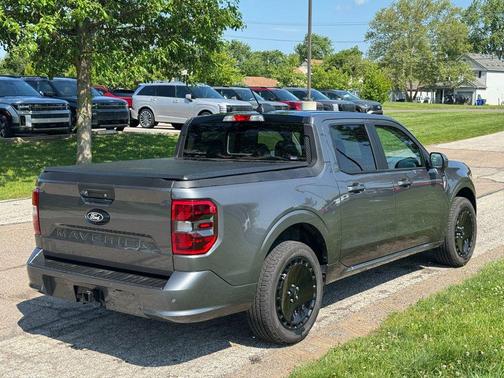 Carbonized Gray Metallic 2025 Ford Maverick Lobo