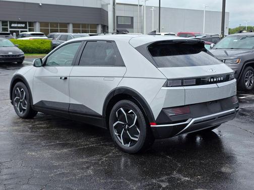 Cyber Gray 2024 Hyundai IONIQ 5 SEL