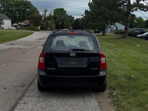 Black Cherry 2008 Kia Rondo EX V6