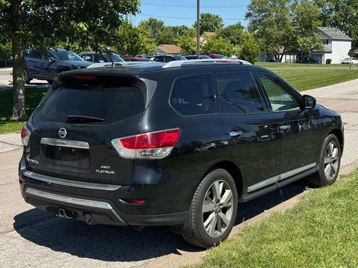Magnetic Black Metallic 2016 Nissan Pathfinder Platinum