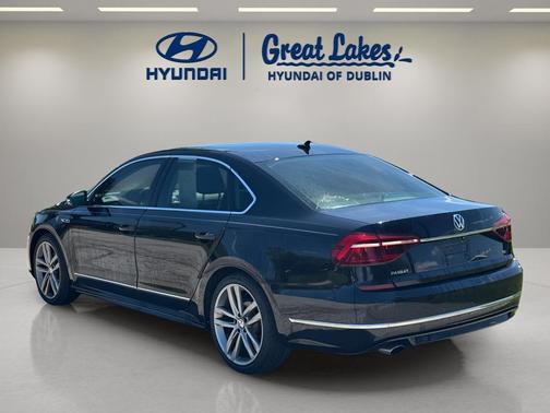 Deep Black Pearl 2017 Volkswagen Passat 1.8T R-Line w/Comfort