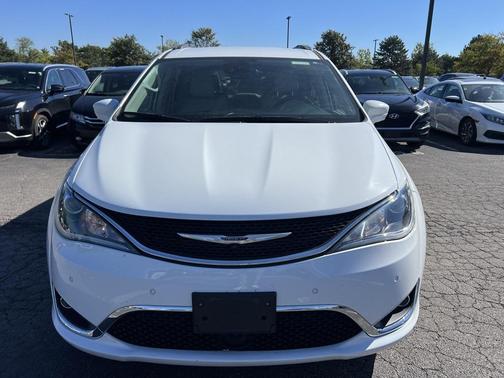 2020 Chrysler Pacifica Touring L