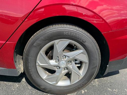 Ultimate red 2025 Hyundai SONATA SE