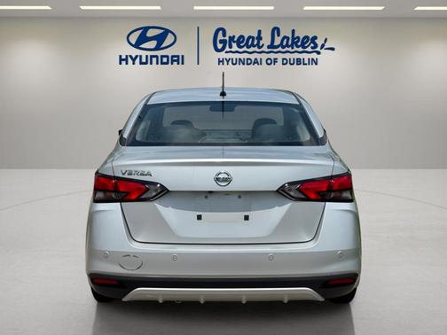 Brilliant Silver Metallic 2020 Nissan Versa 1.6 S