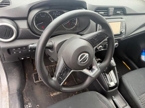 Brilliant Silver Metallic 2020 Nissan Versa 1.6 S