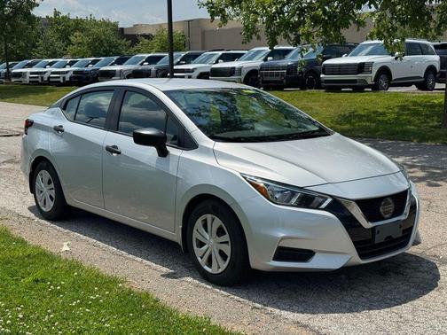 Brilliant Silver Metallic 2020 Nissan Versa 1.6 S