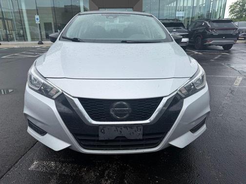 Brilliant Silver Metallic 2020 Nissan Versa 1.6 S