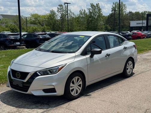 Brilliant Silver Metallic 2020 Nissan Versa 1.6 S