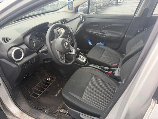 Brilliant Silver Metallic 2020 Nissan Versa 1.6 S