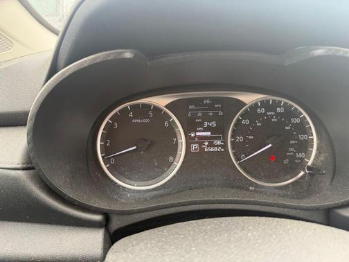 Brilliant Silver Metallic 2020 Nissan Versa 1.6 S