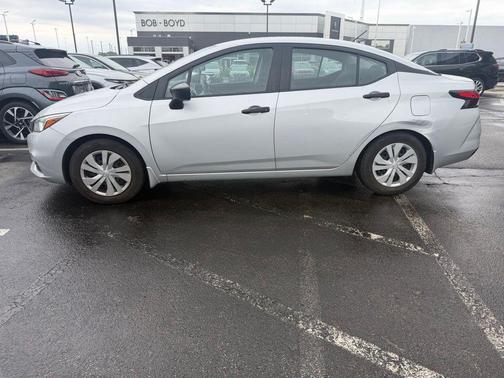 Brilliant Silver Metallic 2020 Nissan Versa 1.6 S