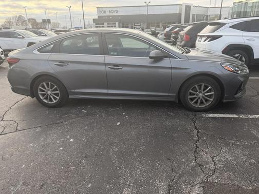 2018 Hyundai SONATA SE