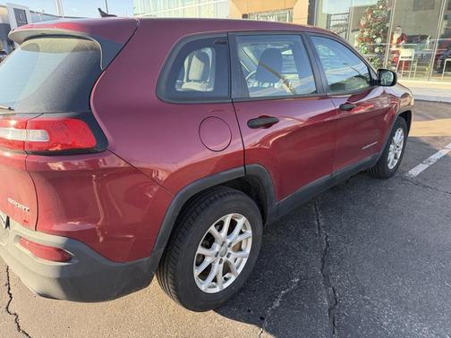 2015 Jeep Cherokee Sport