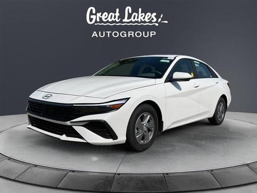 2024 Hyundai ELANTRA SE