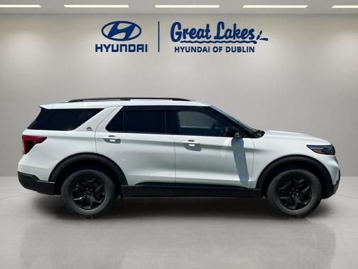 Star White Metallic Tri-Coat 2022 Ford Explorer Timberline