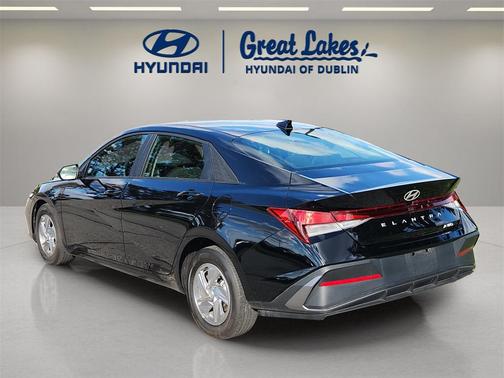 2024 Hyundai ELANTRA SE