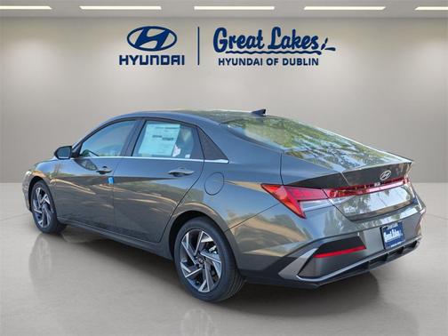 2025 Hyundai ELANTRA SEL